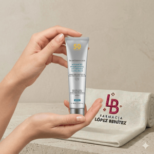 SkinCeuticals Advanced Brightening UV Defense SPF 50, 40 ml (1) (1)